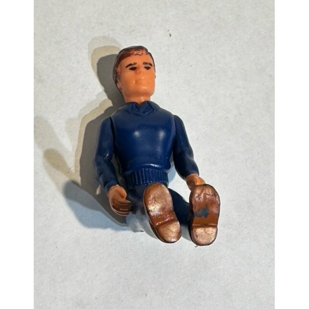 VTG 1985 Fisher Price Adventure People Construx Male Figure Blue Suit 2.75